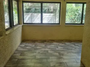 Office to Rent in Amby