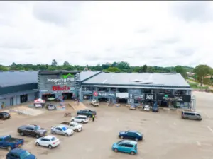 Retail/Shop to Rent in Hogerty Hill