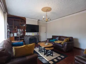 3 Bedroom House to Rent in Mount Pleasant