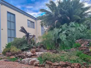 5 Bedroom House to Rent in Greystone Park