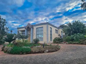5 Bedroom House to Rent in Greystone Park