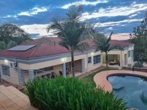 5 Bedroom House to Rent in Greystone Park