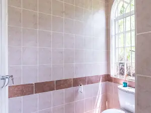 4 Bedroom House to Rent in Borrowdale