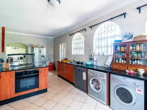 4 Bedroom House to Rent in Borrowdale