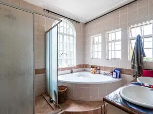 4 Bedroom House to Rent in Borrowdale