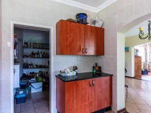 4 Bedroom House to Rent in Borrowdale