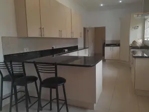 4 Bedroom House to Rent in Borrowdale
