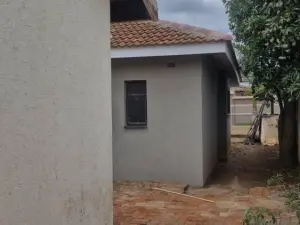 5 Bedroom House to Rent in Ashdown Park