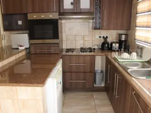 Flat/Apartment to Rent in Avondale West