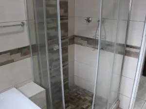 Flat/Apartment to Rent in Avondale West