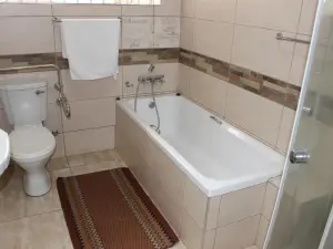 Flat/Apartment to Rent in Avondale West