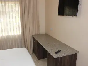 Flat/Apartment to Rent in Avondale West