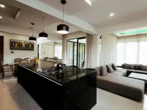 Townhouse/Cluster to Rent in Newlands