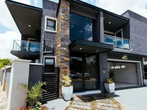 Townhouse/Cluster to Rent in Newlands