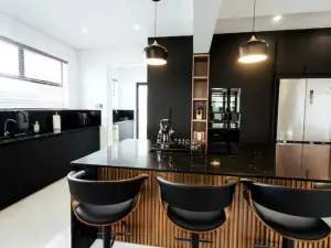 Townhouse/Cluster to Rent in Newlands