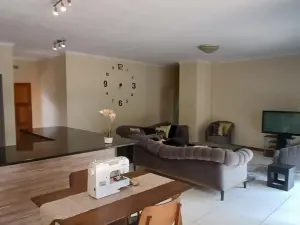 Townhouse/Cluster to Rent in Newlands