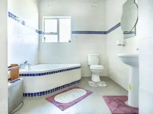 7 Bedroom House to Rent in Chisipite