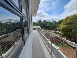 Office to Rent in Avondale