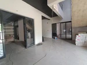 Office to Rent in Avondale