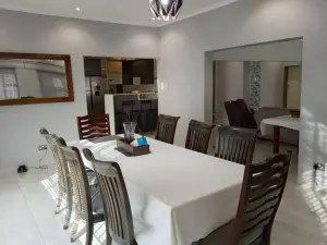 Townhouse/Cluster to Rent in Pomona