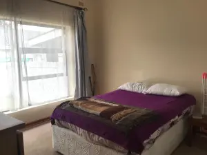 Flat/Apartment to Rent in Newlands