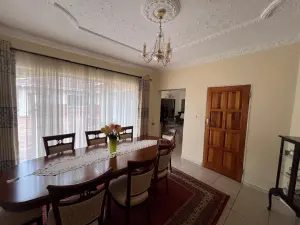 5 Bedroom House to Rent in Pomona