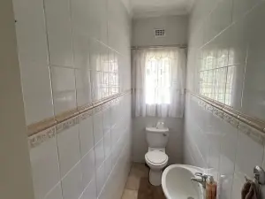 5 Bedroom House to Rent in Pomona