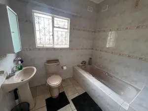 5 Bedroom House to Rent in Pomona