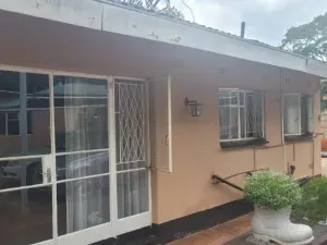 1 Bedroom Cottage/Garden Flat to Rent in Greendale North