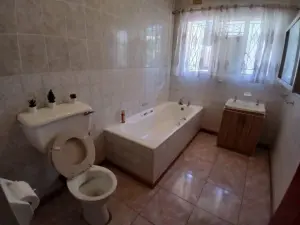 1 Bedroom Cottage/Garden Flat to Rent in Greendale North