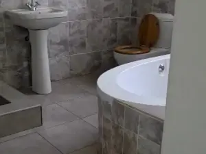 2 Bedroom Cottage/Garden Flat to Rent in Glen Lorne