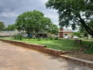 Cottage/Garden Flat for Sale