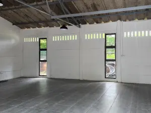 Office to Rent in Alexandra Park