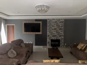 4 Bedroom House to Rent in Highlands