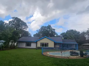 4 Bedroom House to Rent in Northwood