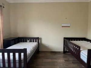 4 Bedroom House to Rent in Manresa