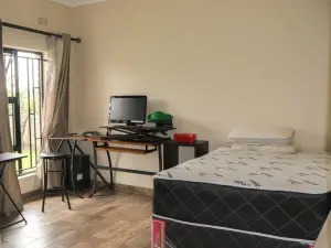 4 Bedroom House to Rent in Manresa