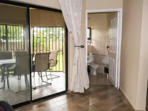 4 Bedroom House to Rent in Manresa