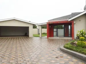 3 Bedroom House to Rent in Milton Park