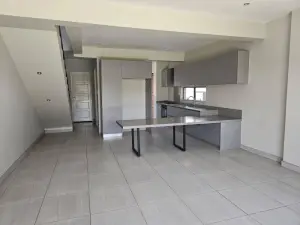 Townhouse/Cluster to Rent in Highlands