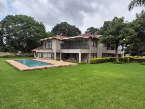7 Bedroom House to Rent in Mandara