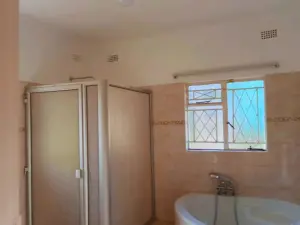 5 Bedroom House to Rent in Borrowdale