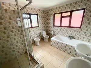 5 Bedroom House to Rent in Borrowdale Brooke