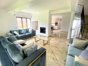 5 Bedroom House to Rent in Borrowdale Brooke