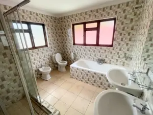 5 Bedroom House to Rent in Borrowdale Brooke