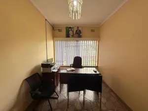 Office to Rent in Alexandra Park