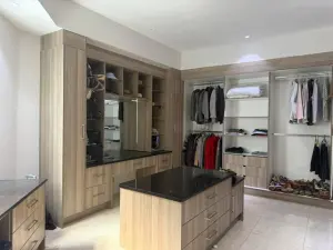 6 Bedroom House to Rent in Hogerty Hill