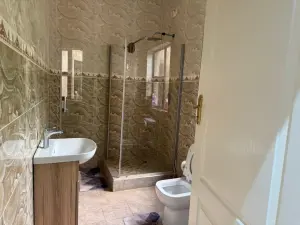 6 Bedroom House to Rent in Hogerty Hill