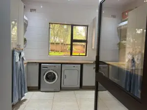 6 Bedroom House to Rent in Hogerty Hill