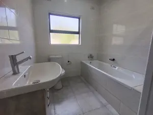 3 Bedroom Cottage/Garden Flat to Rent in Mandara